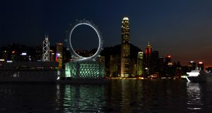 light show - Hong Kong Ocean Terminal by Marks Barfield Architects