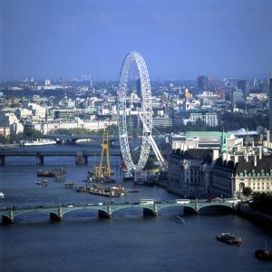 Sunday 17 October in the early hours the wheel rim was swung into the vertical position using the four permanent stay cables that run from the end of the spindle down to the bottom of the A-frame legs. The operation took 18 hours. The London Eye by Marks Barfield Architects